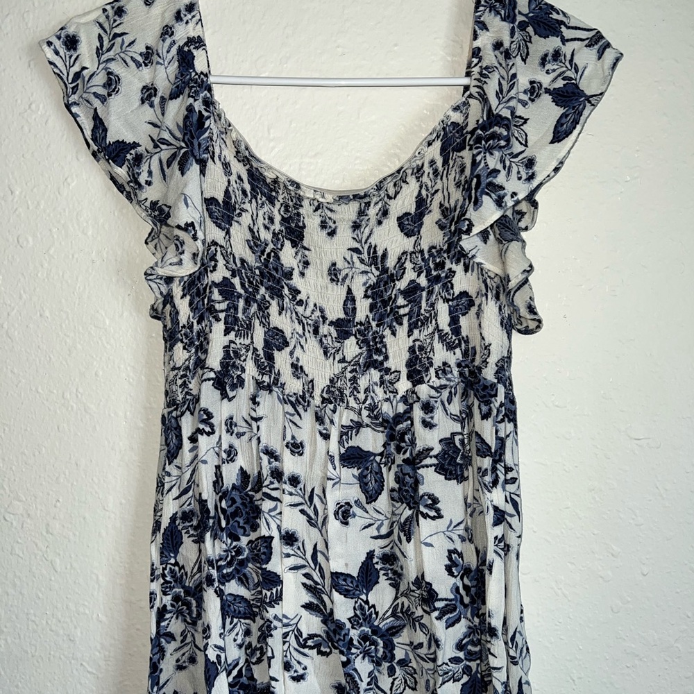 Size S bye bye White and blue off the shoulder floral top